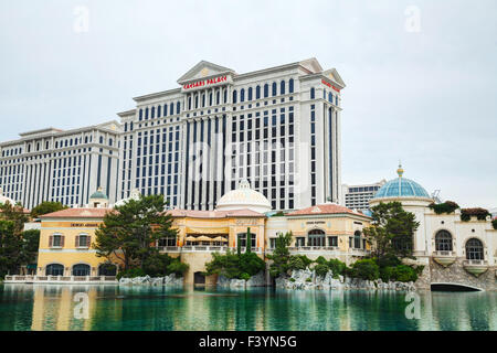 The pool of the Caesar's Palace in Las Vegas, NV, USA, July 2006. Photo by  Pierre Barlier/ABACAPRESS.COM Stock Photo - Alamy