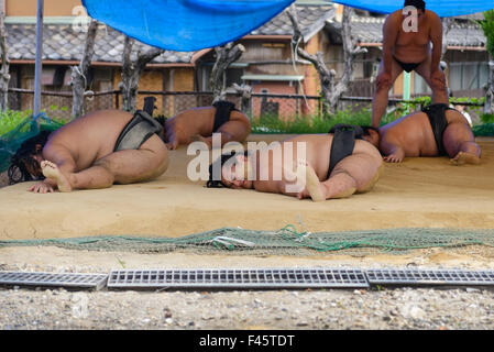 La formación de los luchadores de sumo Foto de stock