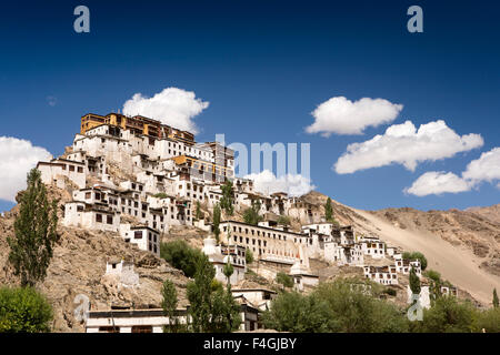 India, Jammu & Kashmir, Ladakh, Thiksey, vieja ladera gompa, el "Pequeño Potala" monasterio Foto de stock