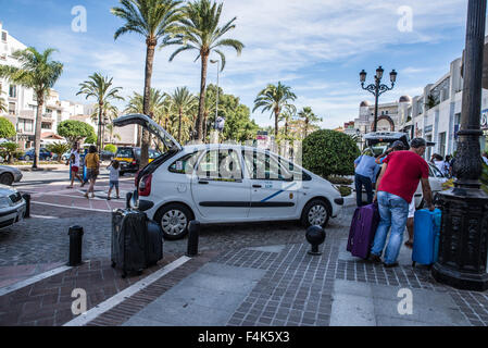 File:Marbella - Puerto Banús, tiendas 15.jpg - Wikimedia Commons