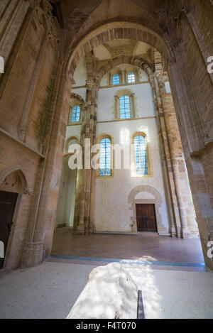 Interior de la abadía de Cluny, Saône-et-Loire, Europa, Francia, EU, Europa. Foto de stock