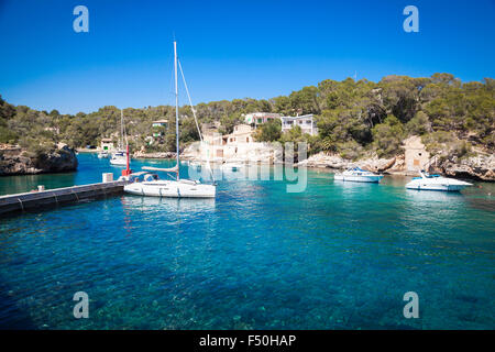 Barcos en el puerto de Cala Figueira, Mallorca