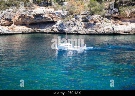Barcos en el puerto de Cala Figueira, Mallorca