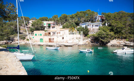 Barcos en el puerto de Cala Figueira, Mallorca