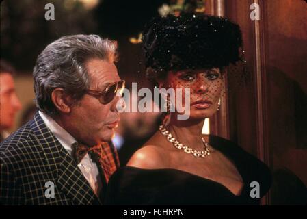 1994, el título de la película: el Pret, Director: Robert Altman, Estudio: Miramax, Foto: Robert Altman, Sophia Loren. (Crédito de la imagen: SNAP). Foto de stock