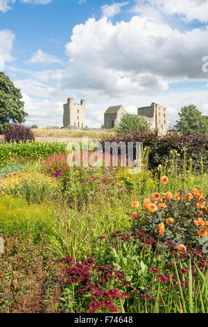 El Helmsley castillo desde el jardín amurallado
