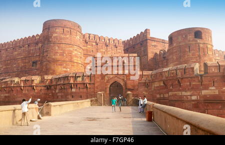 Agra Fuerte Rojo - entrada principal a la fortaleza, Agra, Uttar Pradesh, India Foto de stock