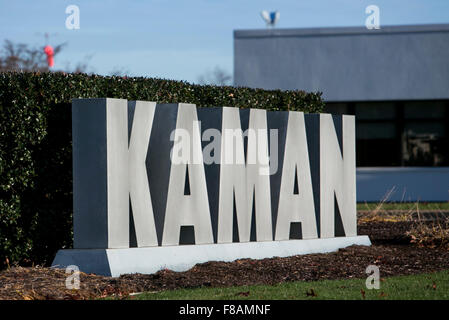Un logotipo firmar fuera de la sede de Kaman Aerospace Corporation en Bloomfield, Connecticut el 21 de noviembre de 2015. Foto de stock
