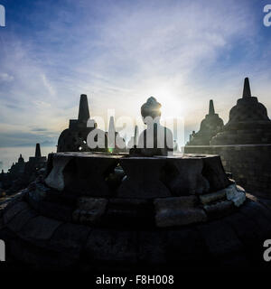 Silueta de monumentos de Borobudur, Jawa Tengah, Indonesia