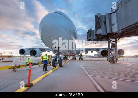 En el stand de aviones A380 en el aeropuerto