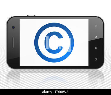 Concepto de Derecho: Smartphone con copyright en la pantalla.