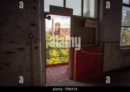 Vista desde el interior del Tower Mill en Dukinfield, Tameside, Greater Manchester Foto de stock