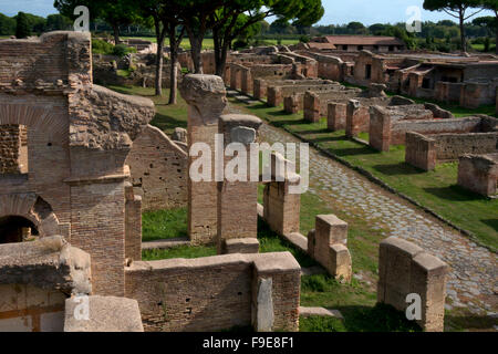 Antiguo puerto romano de Ostia, cerca de Roma, Italia, Europa Foto de stock