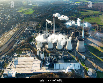 Vista aérea de la planta de energía de carbón, E.ON Kraftwerke Scholven GmbH, Gelsenkirchen Scholven, torres de refrigeración, chimeneas, humo, gases, Foto de stock