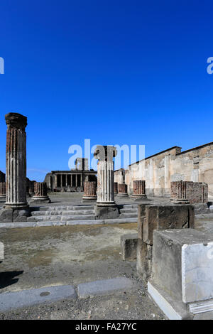 La zona de la Basílica, el Foro de Pompeya, la ciudad romana sepultada en lava, cerca de la ciudad de Nápoles, la Lista del Patrimonio Mundial de la UNESCO de 1997, Campania