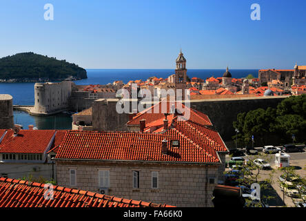 Verano, tejados de terracota de Dubrovnik, el condado de Dubrovnik-Neretva, Costa de Dalmacia, el Mar Adriático, en Croacia, los Balcanes, Europa