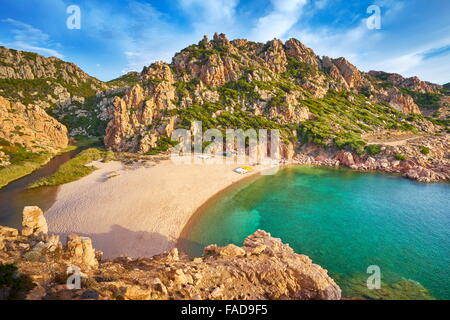 Cerdeña - Costa Paradiso Beach, Italia Foto de stock