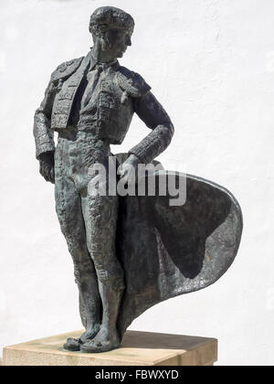 Estatua de Cayetano Ordóñez "El niño de la palma' el torero de Ronda. Foto de stock