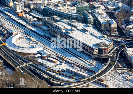 Vista aérea, centro de victorias con la estación central y la Galería de la ciudad en la nieve, Siegen, Siegerland, Siegen-Wittgenstein Foto de stock