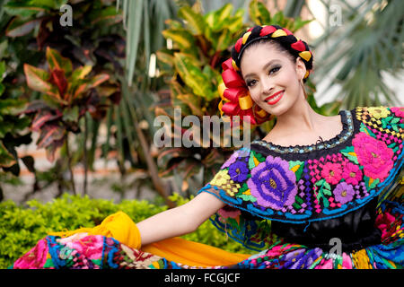  Jalisco México folklórico Xiutla bailarina bailarina mexicana Fotografía de stock