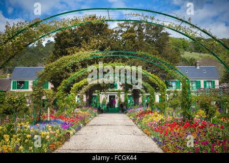 El Claude Monet'S Garden, Giverny, Normandía, Francia Foto de stock