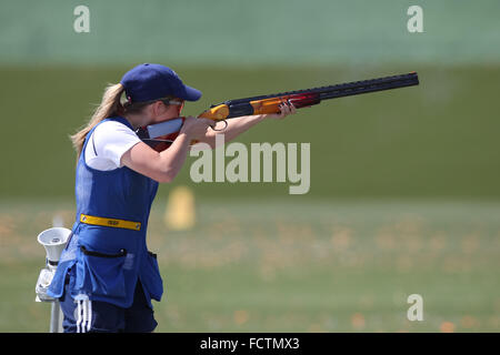 Amber Hill (GBR). La mujer Skeet Final. Centro de disparo de Bakú. Bakú2015. 1 Juegos de Europa. Bakú. Azerbaiyán. 20/06/2015 Foto de stock