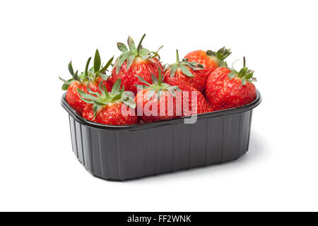 Fresas Frescas En Caja De Plástico, Aislados En Blanco Fotos, retratos,  imágenes y fotografía de archivo libres de derecho. Image 27691244