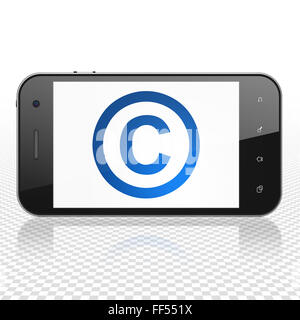 Concepto de Derecho: Smartphone con copyright en la pantalla.