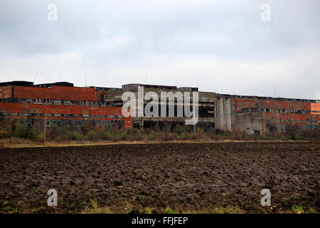 La desindustrialización fábrica cerrada la industria pesada, Shishmantsi, provincia de Plovdiv, Bulgaria, Europa oriental Foto de stock