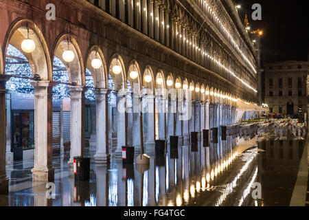 Las Procuratie son impresionantes edificios situado en Venecia, en el barrio de San Marco. Foto de stock