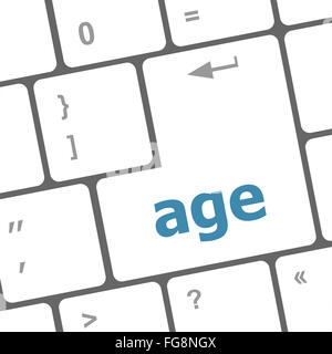 Tecla de teclado de edad mostrando FOREVER YOUNG, concepto Foto de stock