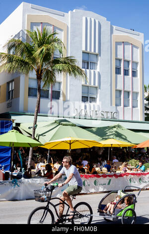 Miami Beach Florida, Ocean Drive, Día de Año Nuevo, hotel, alojamiento, hoteles, restaurante restaurantes comida comedor cafés, acera al aire libre fuera de las mesas, um
