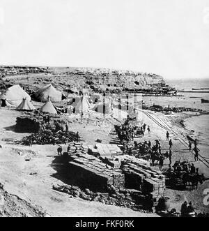 Gallipoli. West Beach, Gallipoli durante la campaña de Gallipoli en la Primera Guerra Mundial. La playa era el sitio de British aterrizajes y varias batallas. Foto c.1915-1916 Foto de stock