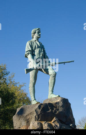 Estatua del capitán John Parker en la fuente conmemorativa de Hayes en Lexington, Massachusetts común por Henry Hudson Kitson