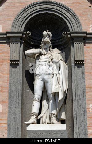 Joachim Murat, Joachim I., rey de Nápoles, la estatua en la fachada del Palazzo Reale, Piazza del Plebiscito, Nápoles, Campania Foto de stock