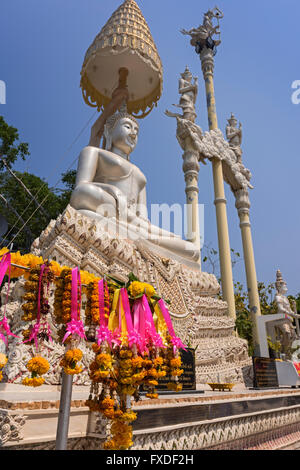 Estatua de Buda Wat Khoi Phetchaburi Tailandia Foto de stock