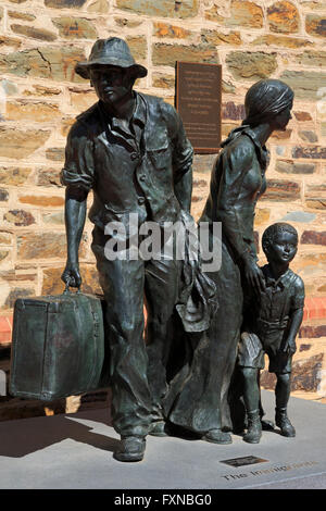 Los inmigrantes monumento, museo de Migración, Adelaide, Australia Meridional, Australia Foto de stock
