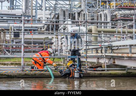 Industrietaucher fotograf as e im genes de alta resoluci n Alamy