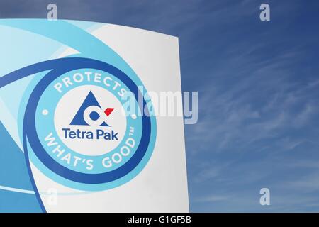 Logotipo de Tetra Pak en un panel Foto de stock