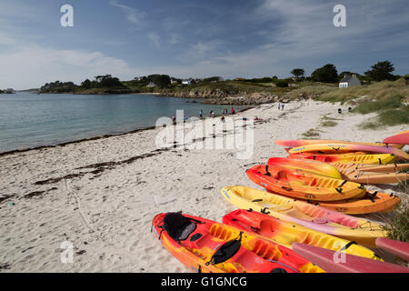 Porz un Iliz beach en el sureste de la isla, Ile de Batz, cerca de Roscoff, Finisterre, Bretaña, Francia, Europa