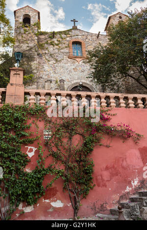 Casa Santa Cruz del Chorro capilla en San Miguel de Allende