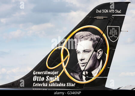 República Eslovaca Air Force Aero L-39CM Jet Trainer con una cola pintada especialmente para conmemorar Otto Smik Jefe de escuadrón. Foto de stock