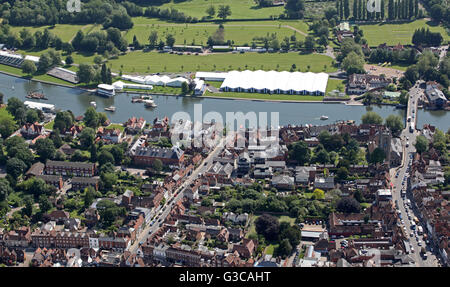 Vista aérea de Henley-on-Thames, Oxfordshire, REINO UNIDO Foto de stock