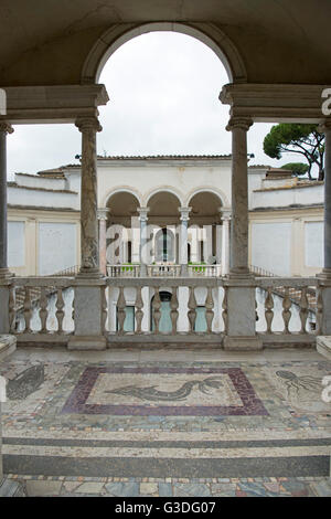 Italien, rom, Museo Nazionale Etrusco di Villa Giulia, Loggia im zweiten Innenhof Foto de stock