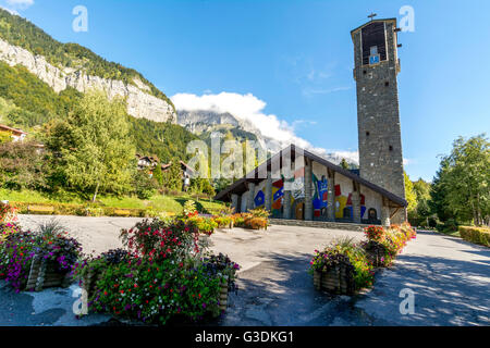 Iglesia Notre-Dame-de-Toute-Grâce du plateau d'Assy, Haute Savoie, Francia, Europa Foto de stock