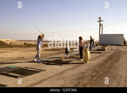 Dhahran, Arabia Saudita - el campo de golf para practicar en el extenso complejo de Saudi Aramco en la provincia oriental de Arabia Saudita Foto de stock