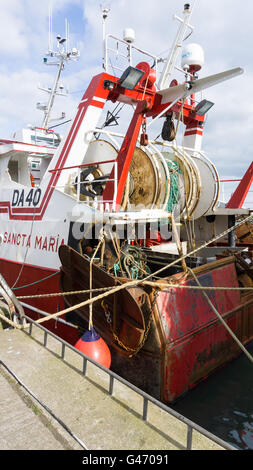 La popa de un buque en el puerto de Howth, Irlanda Foto de stock