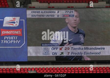 Fútbol - Johnstone's Paint Trophy - Final - Crewe Alexandra v Southend United - Wembley Stadium