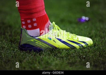 Detalle las botas de fútbol de Gareth Bale Fotografía stock - Alamy