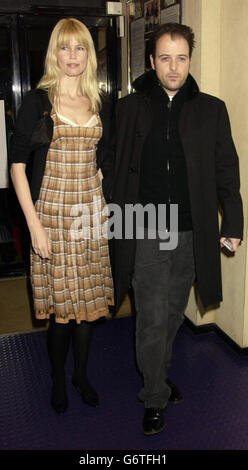 La modelo Claudia Schiffer y su marido Matthew Vaughn llegan para el estreno benéfico británico de Suzie Gold - para beneficiar a Young Jewish Care - en la pantalla en el cine Hill en Hampstead, al norte de Londres. Foto de stock
